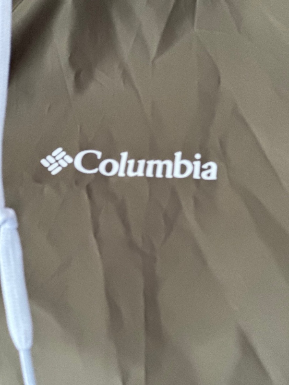 Columbia Lightweight Windbreaker.  Great for Travel It Fits in Your Purse! - Picture 4 of 5